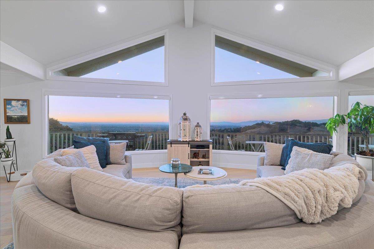136 Teresita Way - Photo 1