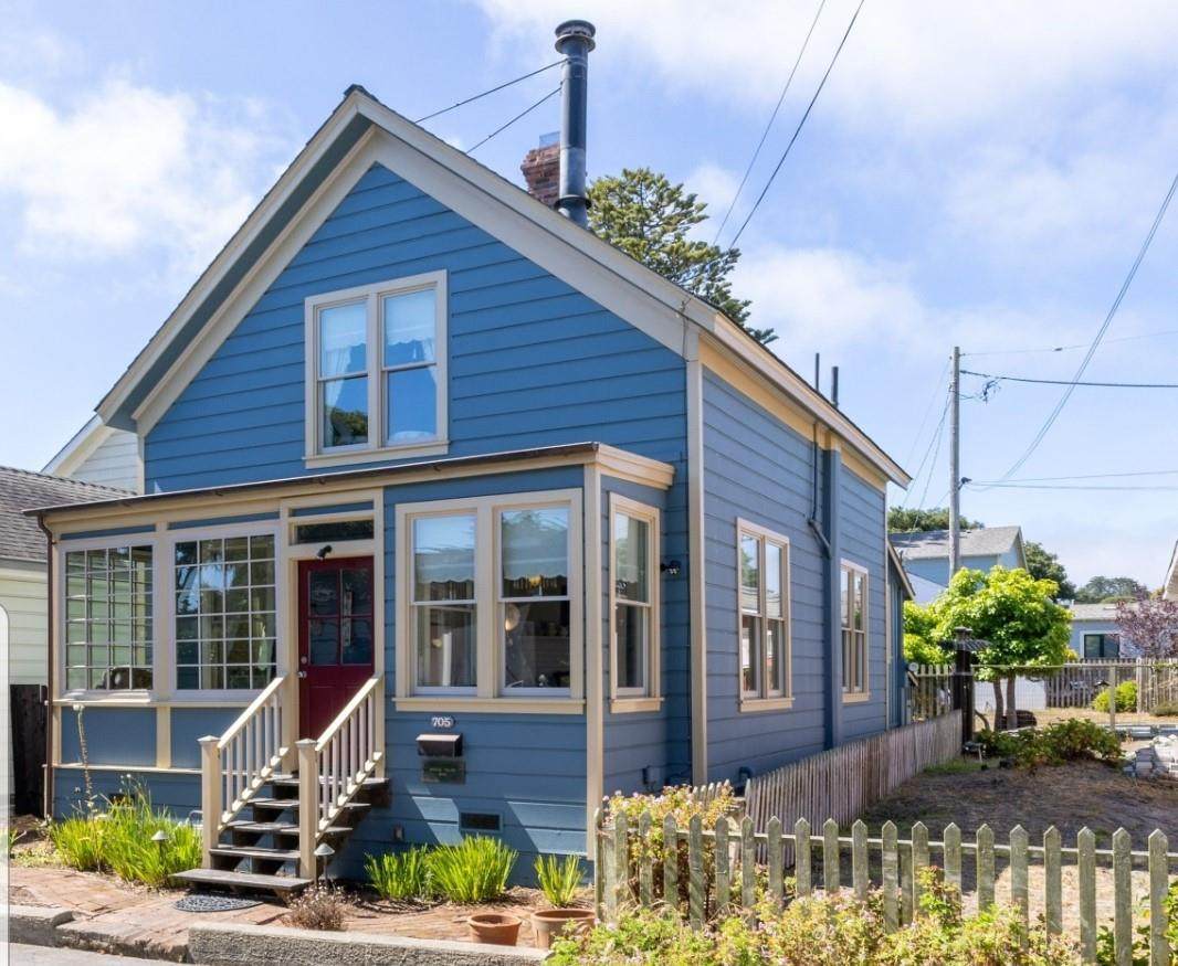 705 Union Street - Photo 1