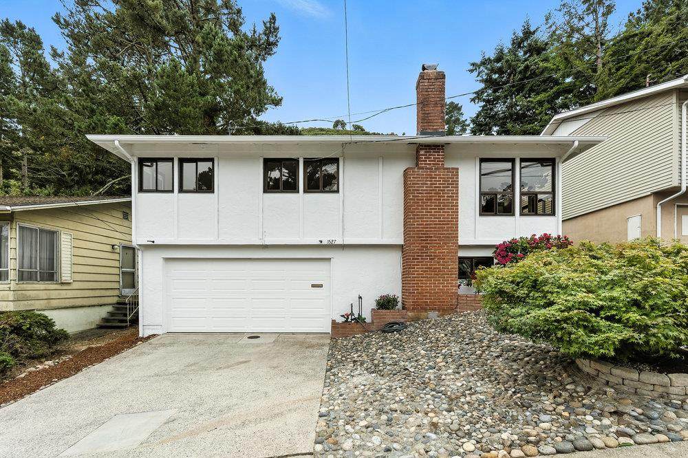 1527 Terra Nova Boulevard - Photo 1