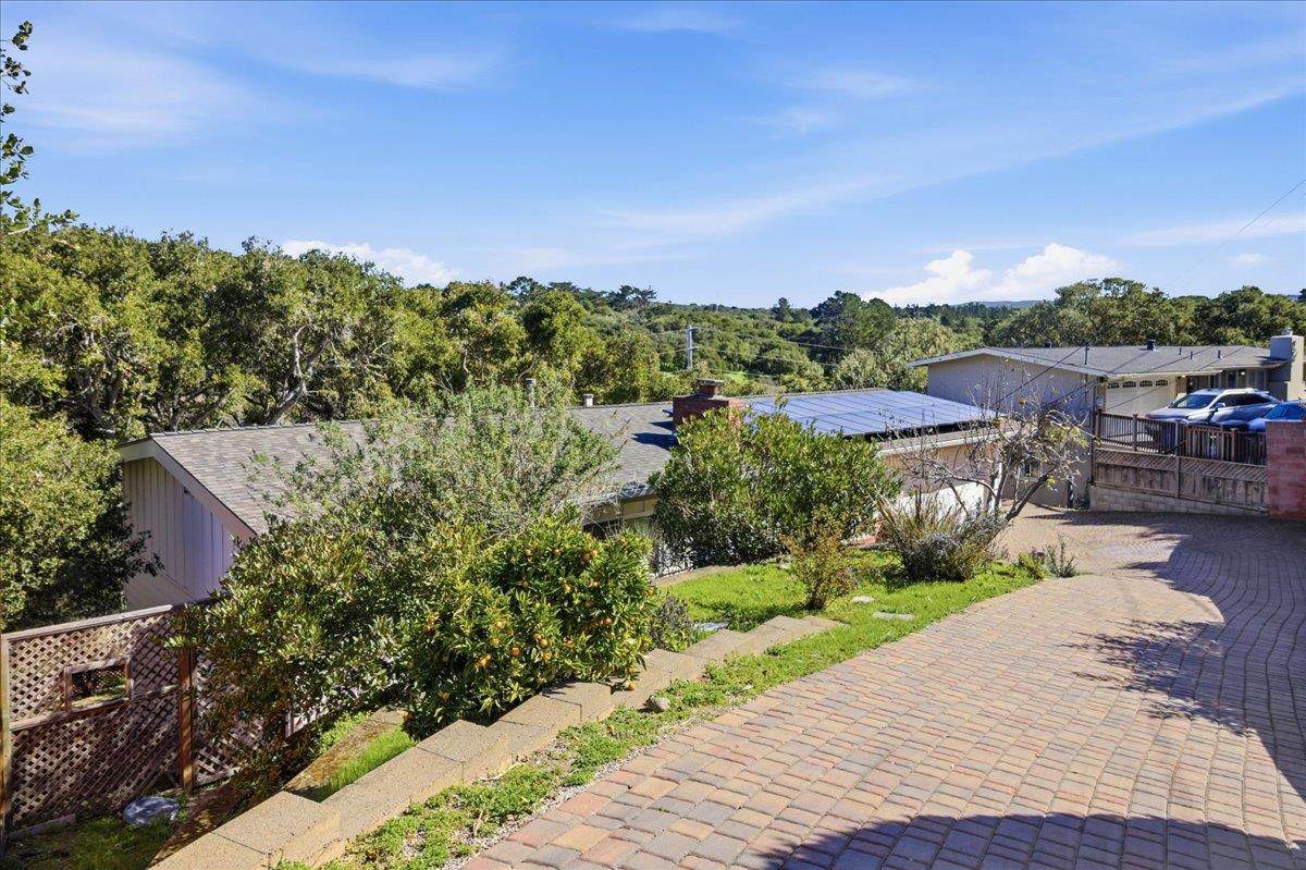 17 Los Encinos Drive - Photo 1