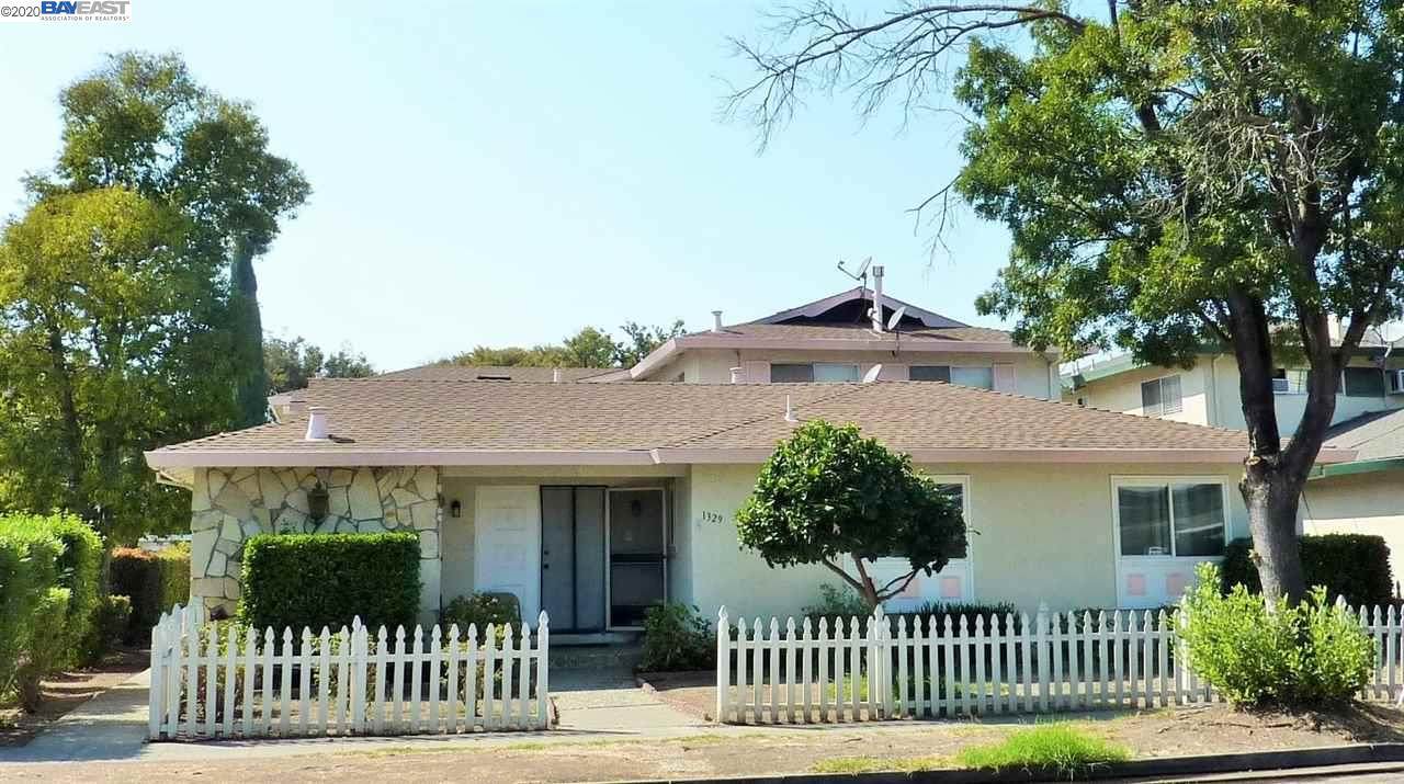 1329 Lexington Dr - Photo 1