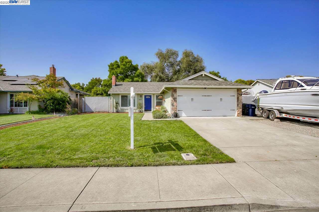 1594 Honeysuckle Rd - Photo 1