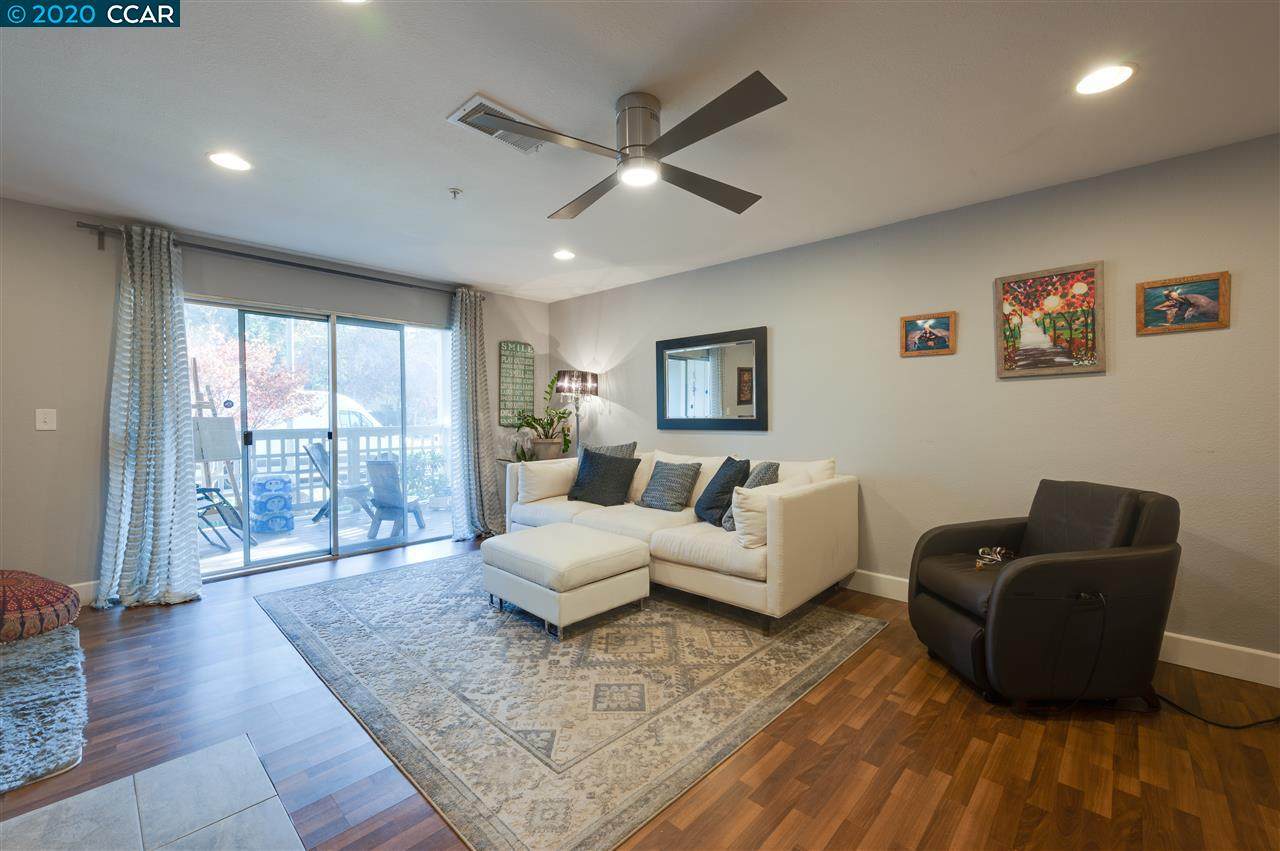 2701 Oak Rd - Photo 1