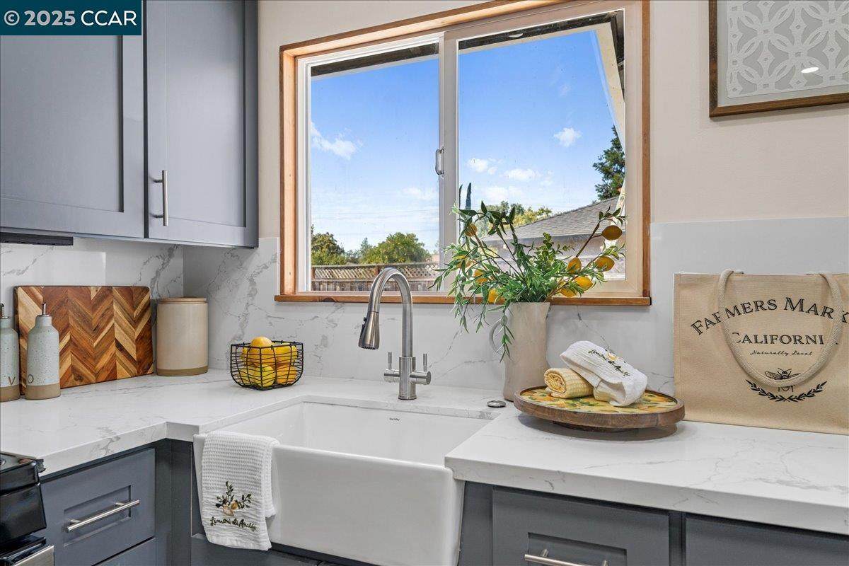 365 Pestana Pl - Photo 1