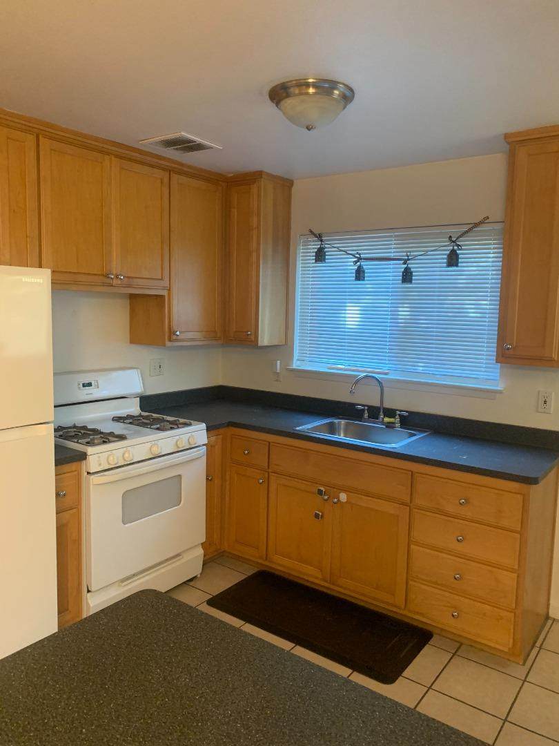 160 Laurel Street - Photo 1