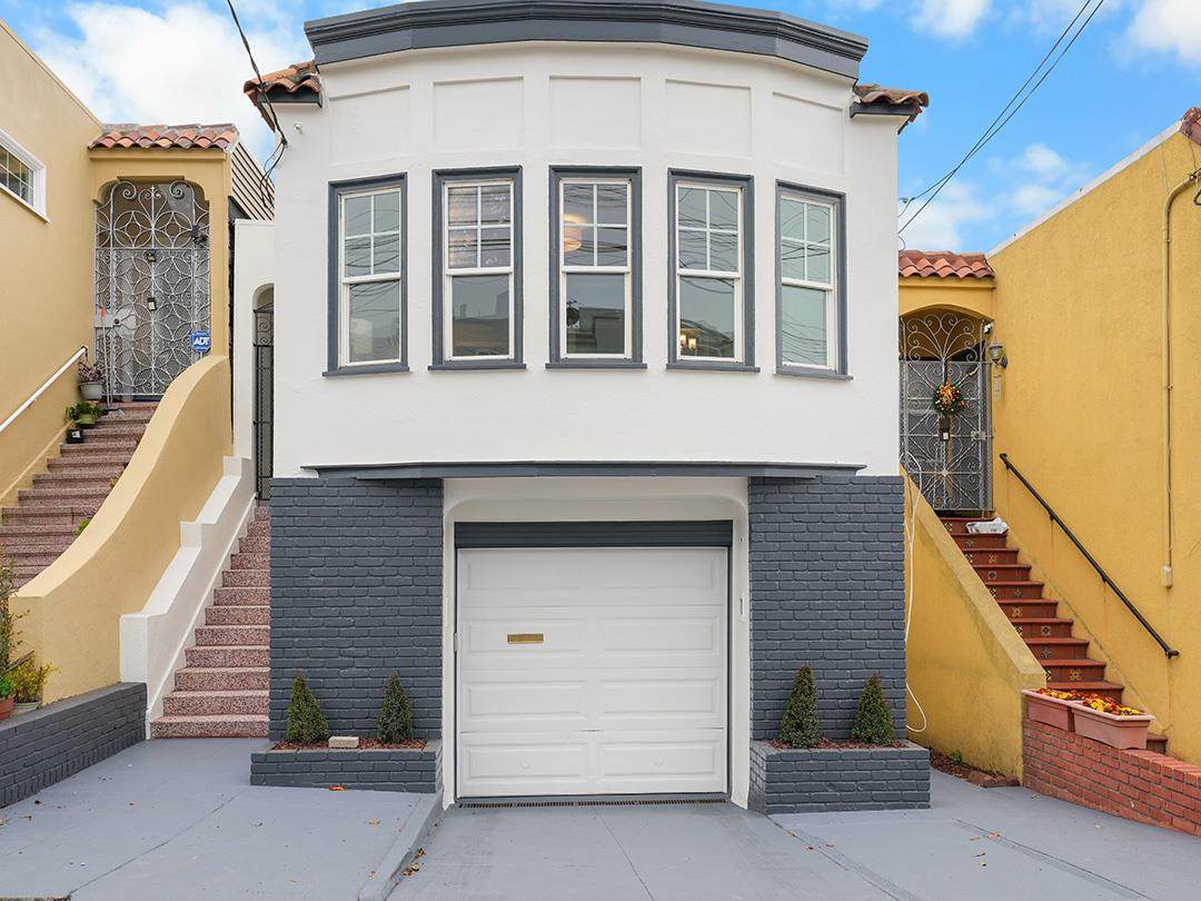 454 Ellington Avenue - Photo 1