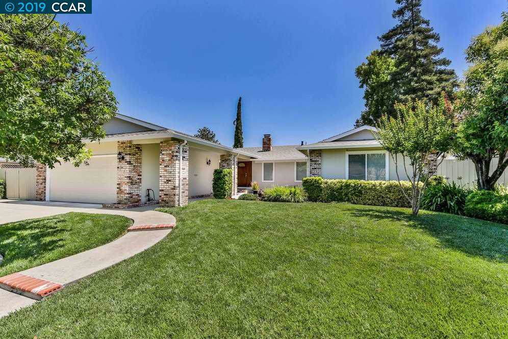 562 Banyan Cir - Photo 1