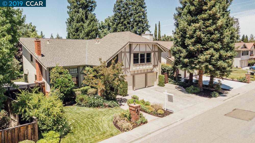 3049 Ascot Dr - Photo 1