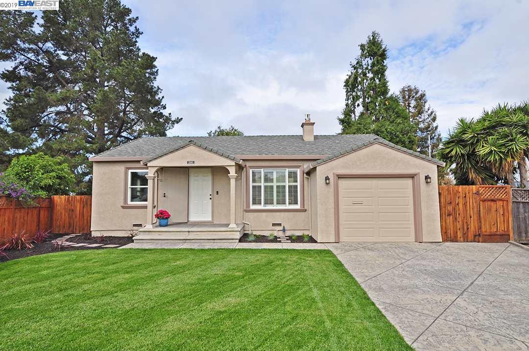 21980 Queen Ct - Photo 1