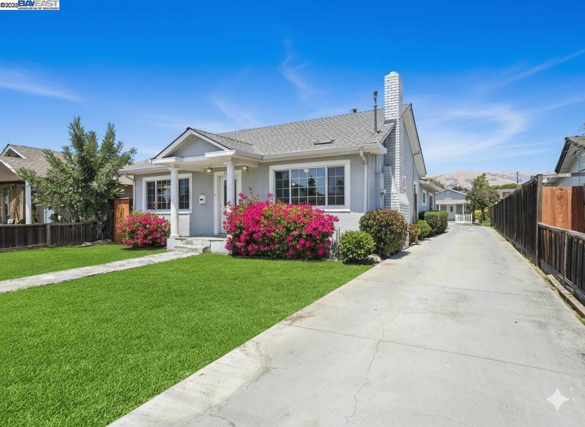 80 Pickford Ave - Photo 1