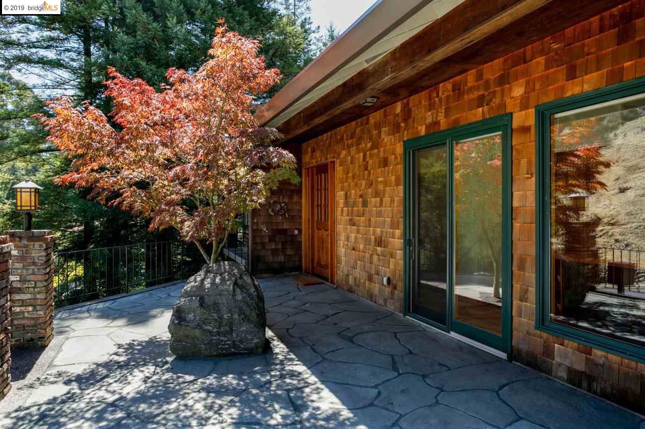 8631 Thors Bay Rd - Photo 1