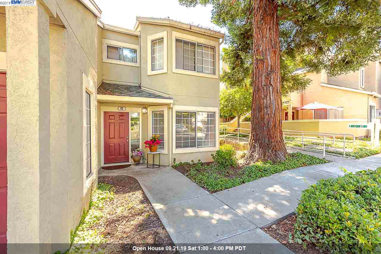 43 Crystal Gate Ct - Photo 1