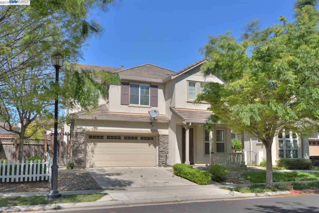435 Goodwin St - Photo 1
