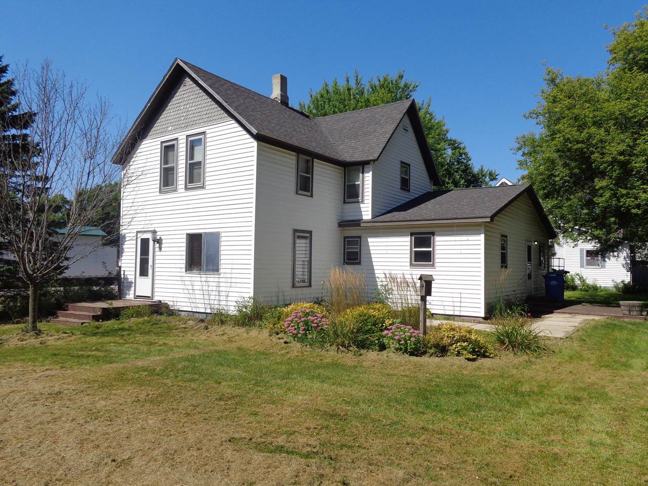 102 4th Street - Photo 1