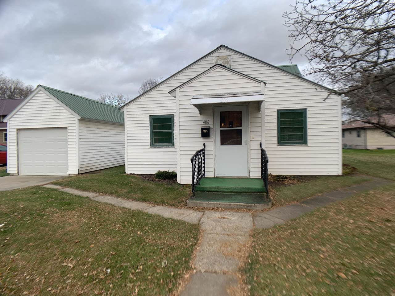 406 5th Street - Photo 1