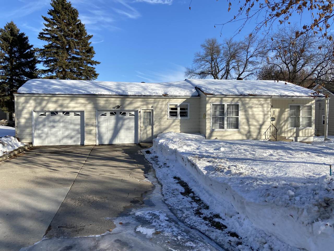 706 4th Street - Photo 1