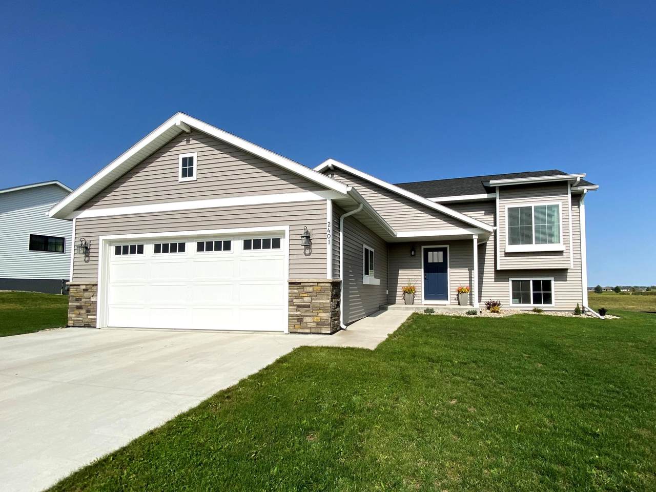 2401 Larkspur Ridge Drive - Photo 1