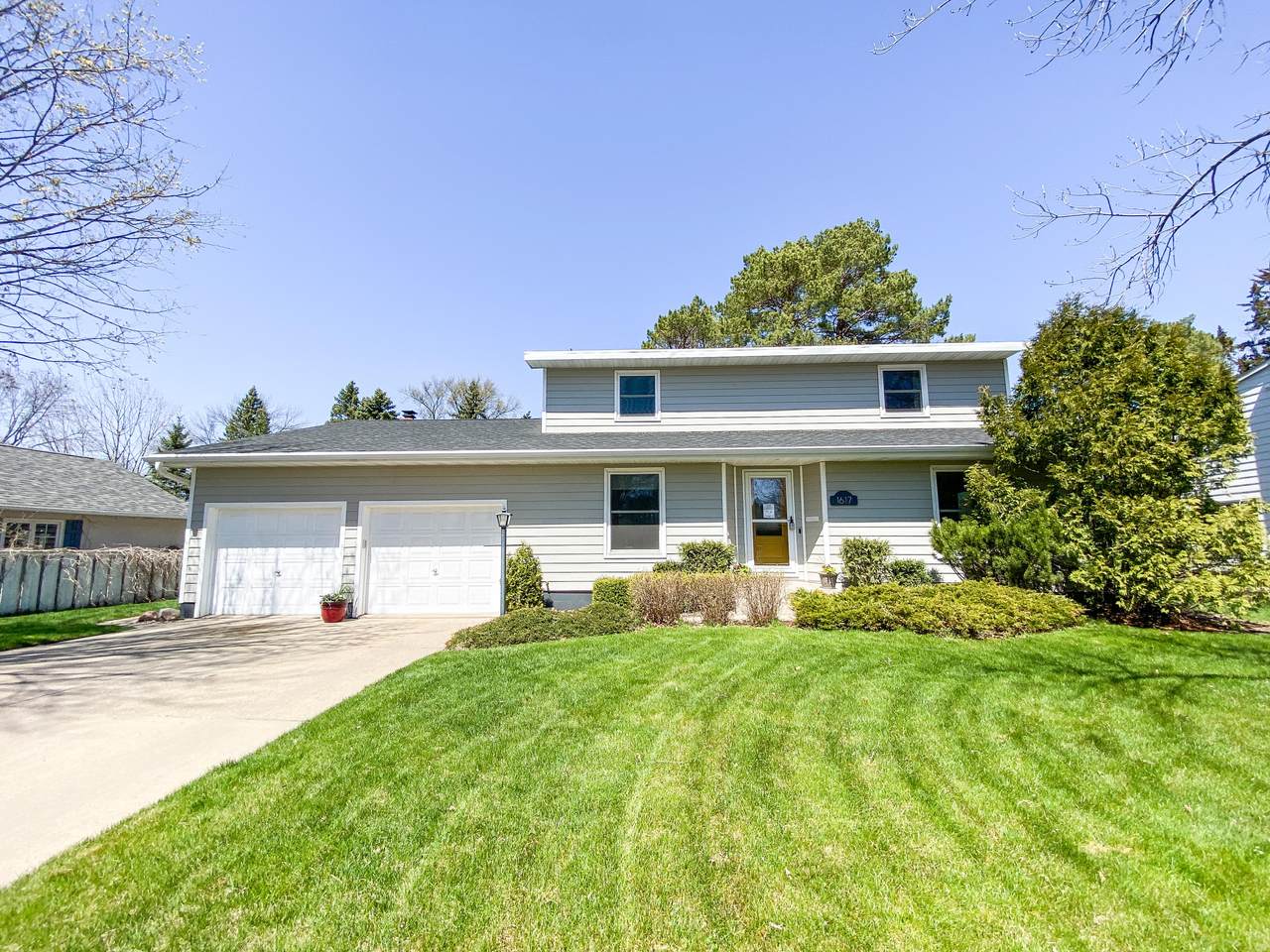 1617 Elmwood Drive - Photo 1