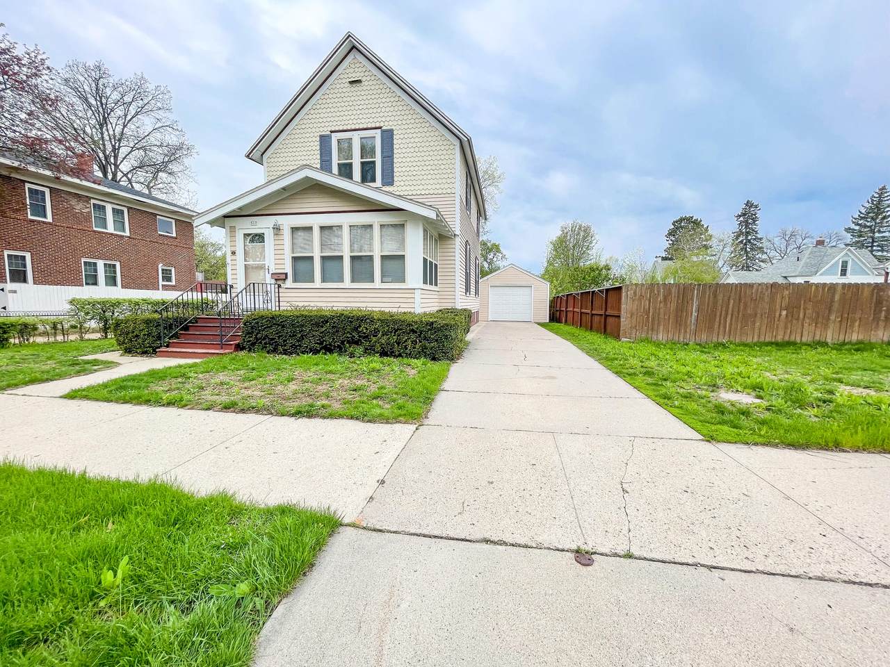 517 9th Avenue - Photo 1