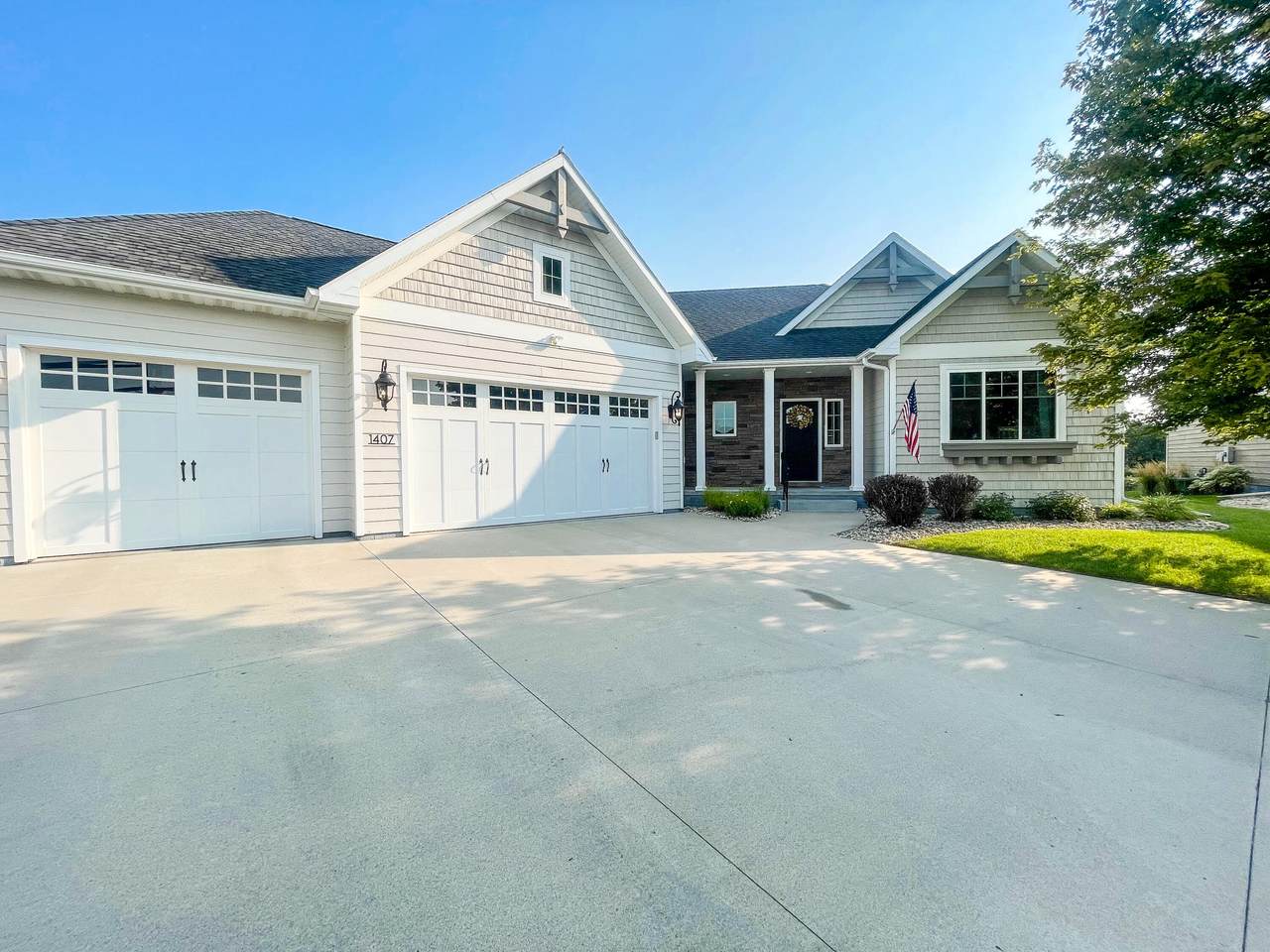 1407 Sheridan Circle - Photo 1