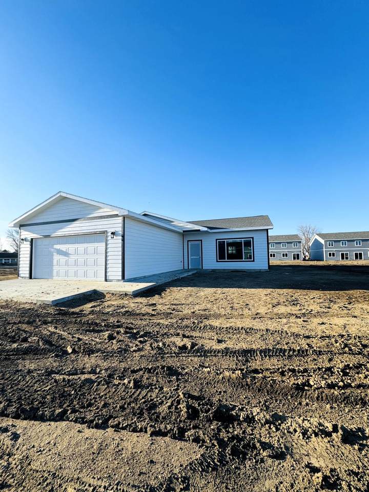 714 5th Street - Photo 1