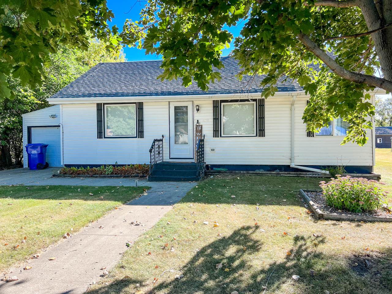 206 6th Street - Photo 1