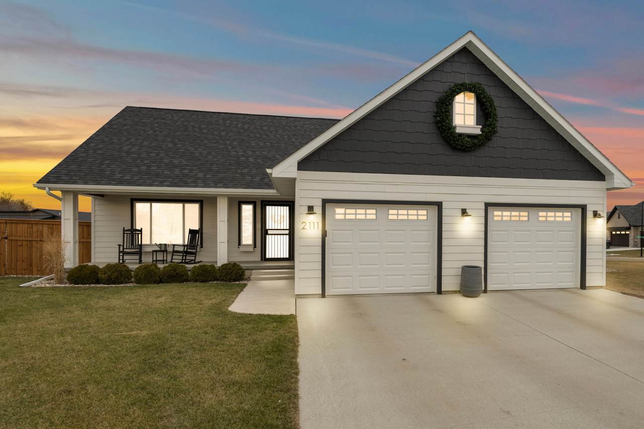 2111 Wildwood Circle - Photo 1