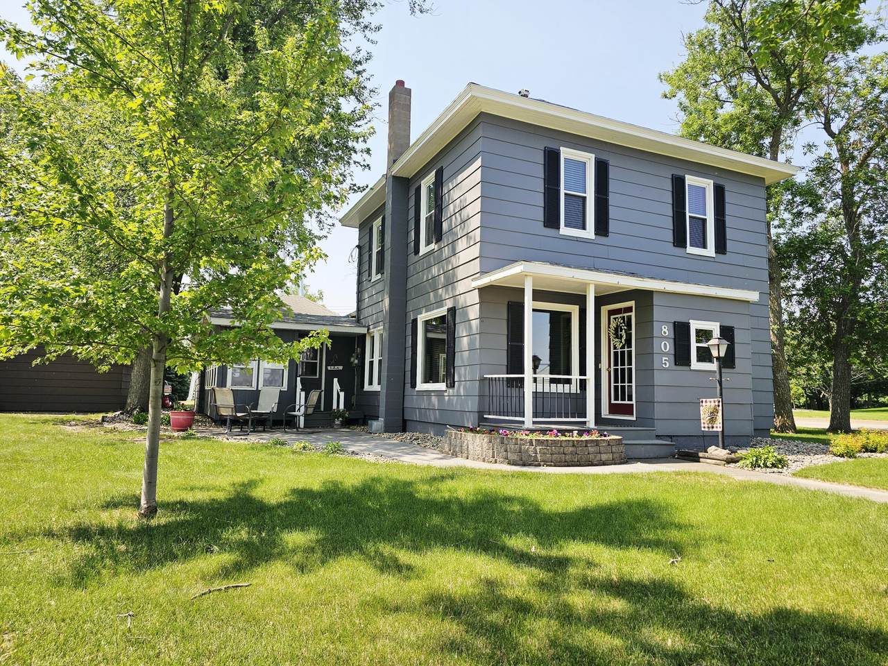 805 2nd Street - Photo 1