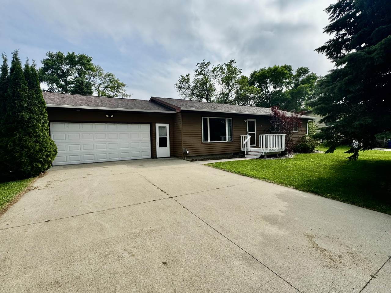 401 6th Street - Photo 1