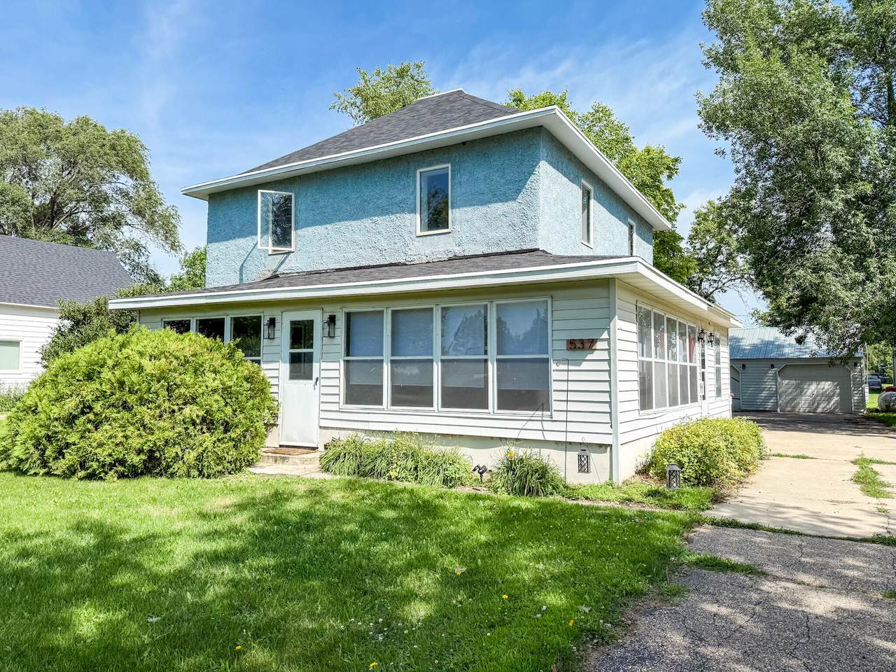 537 Jay Street - Photo 1