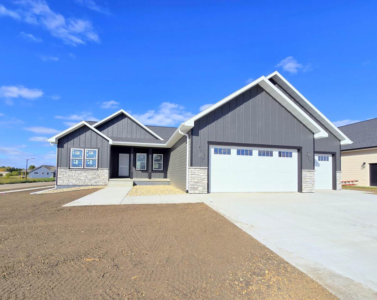 1028 Steamboat Trail - Photo 1