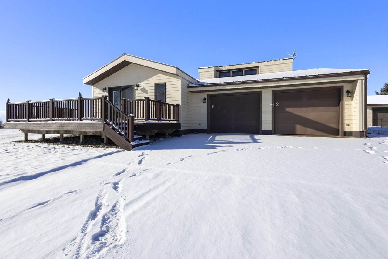 20735 Caroline Circle - Photo 1