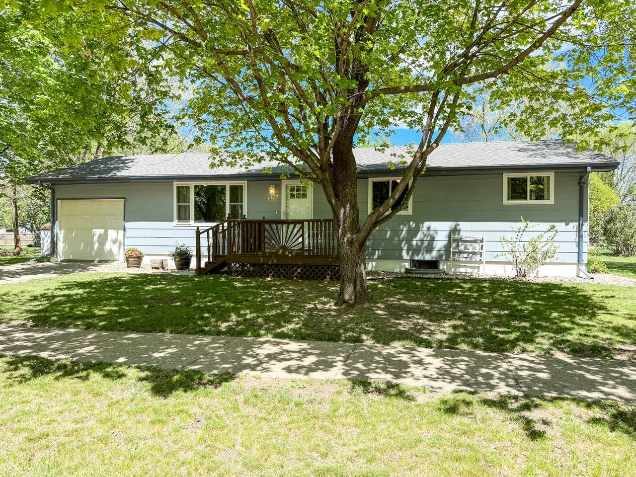1117 Vine Street - Photo 1