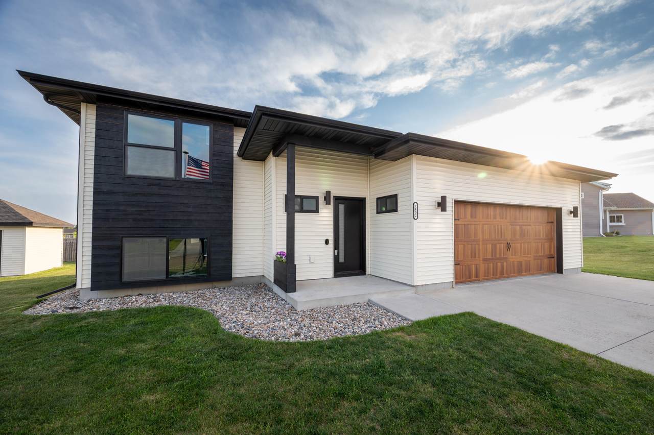 2402 Larkspur Ridge Drive - Photo 1