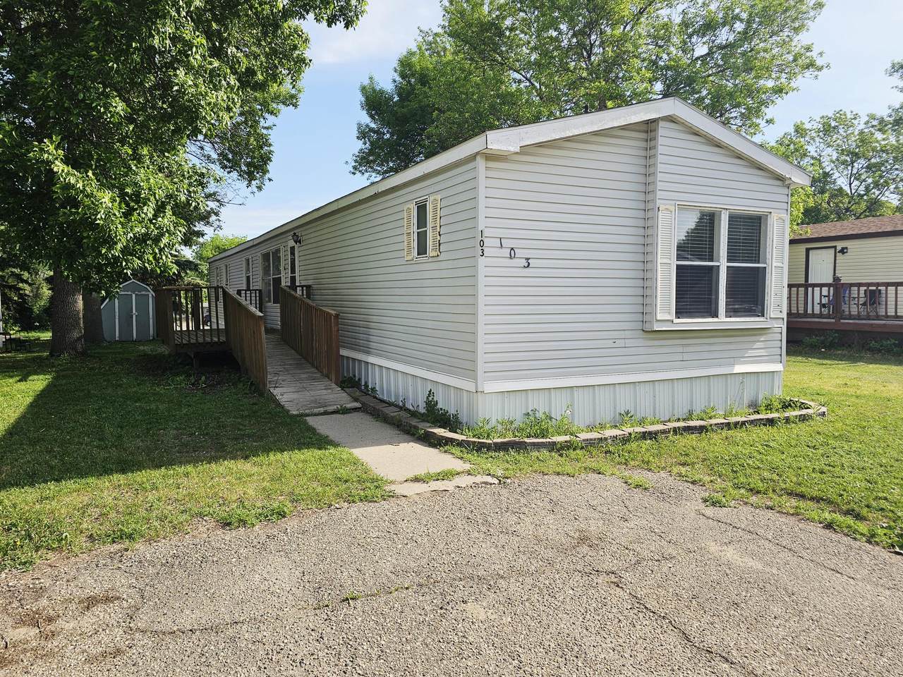 600 5th Avenue - Photo 1