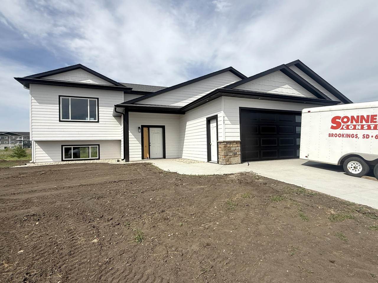 527 Kestrel Lane - Photo 1