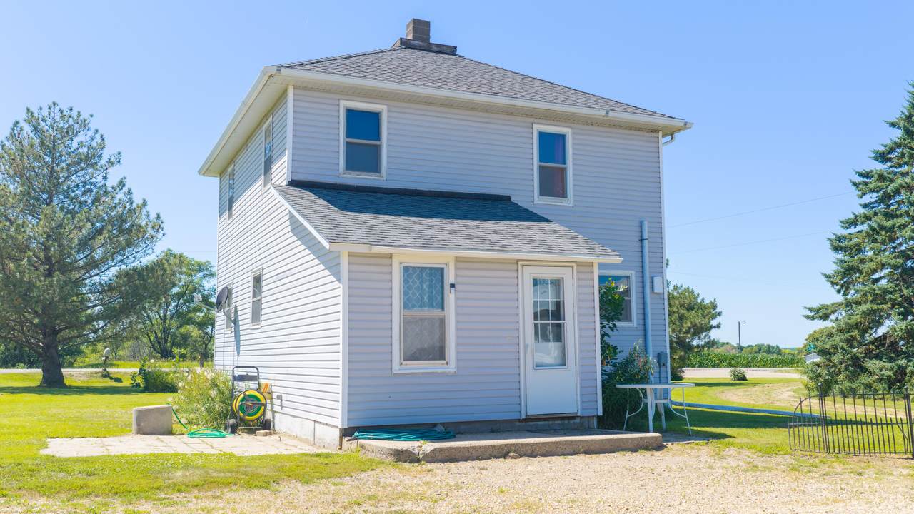 18704 450th Avenue - Photo 1