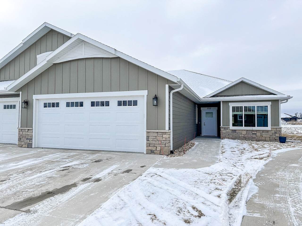 808 Sunflower Road - Photo 1