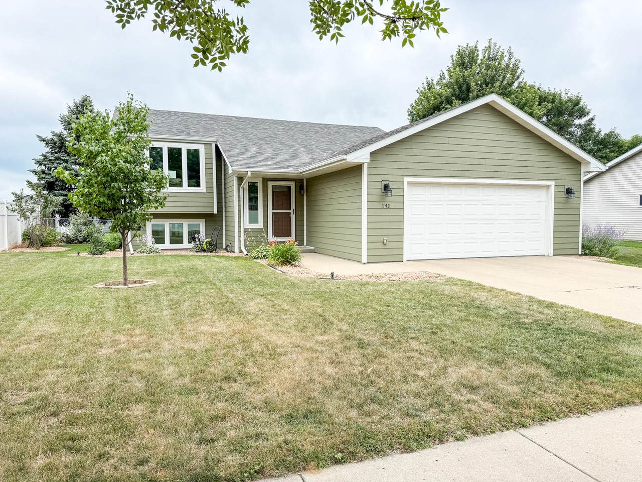1142 Yorktown Drive - Photo 1