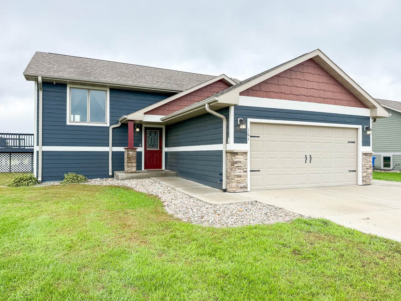 101 Santema Street - Photo 1