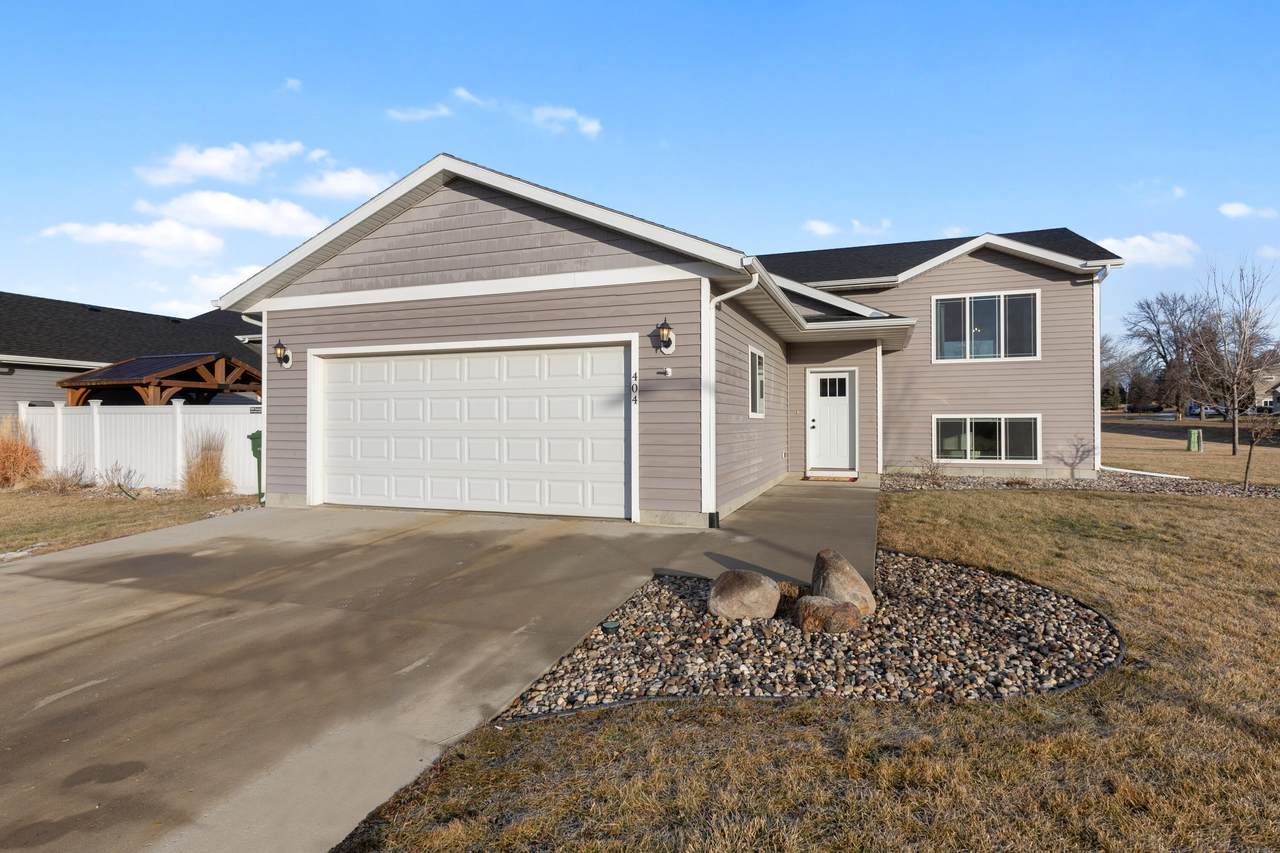 404 Martin Boulevard - Photo 1