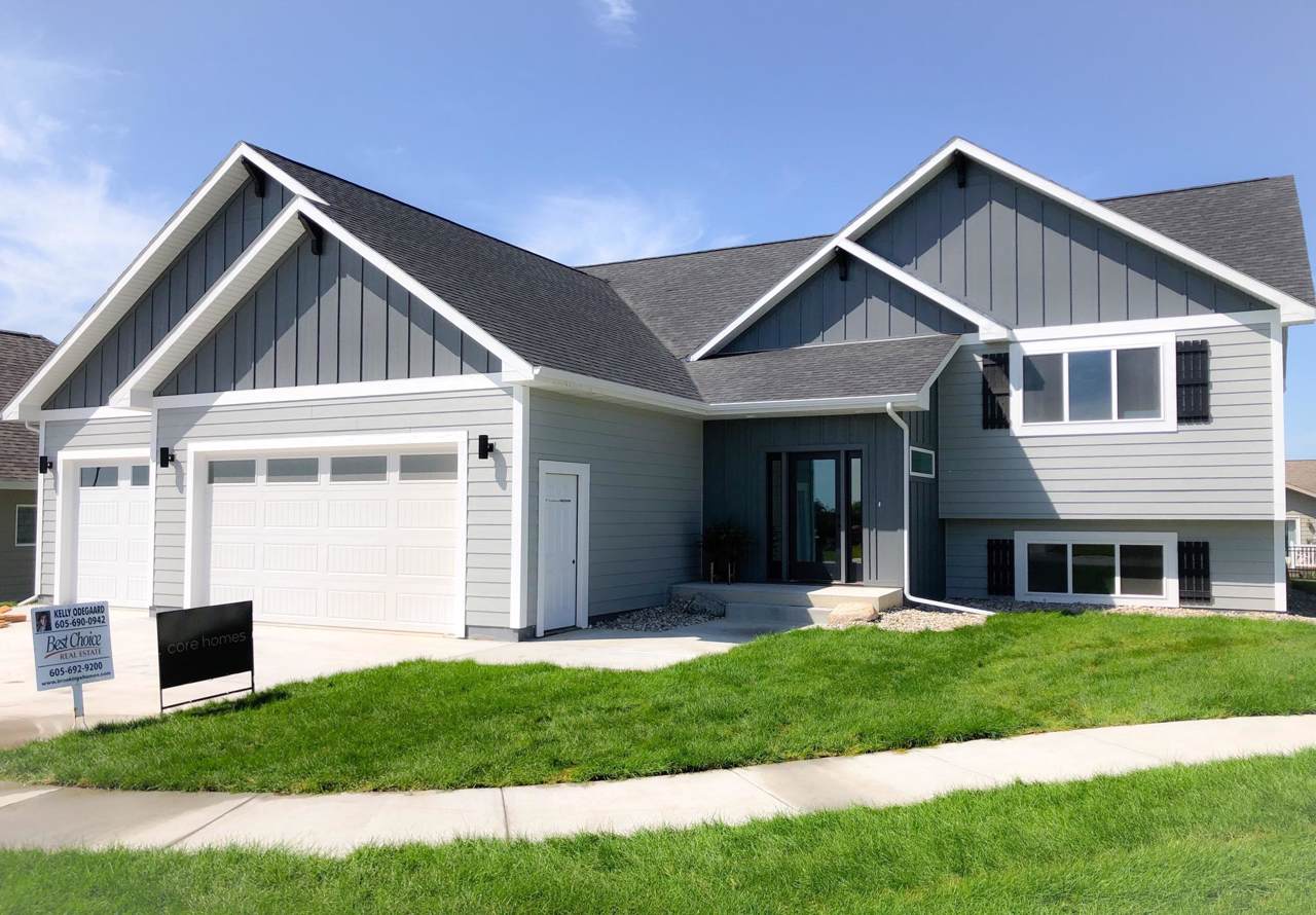 2118 Wildwood Circle - Photo 1