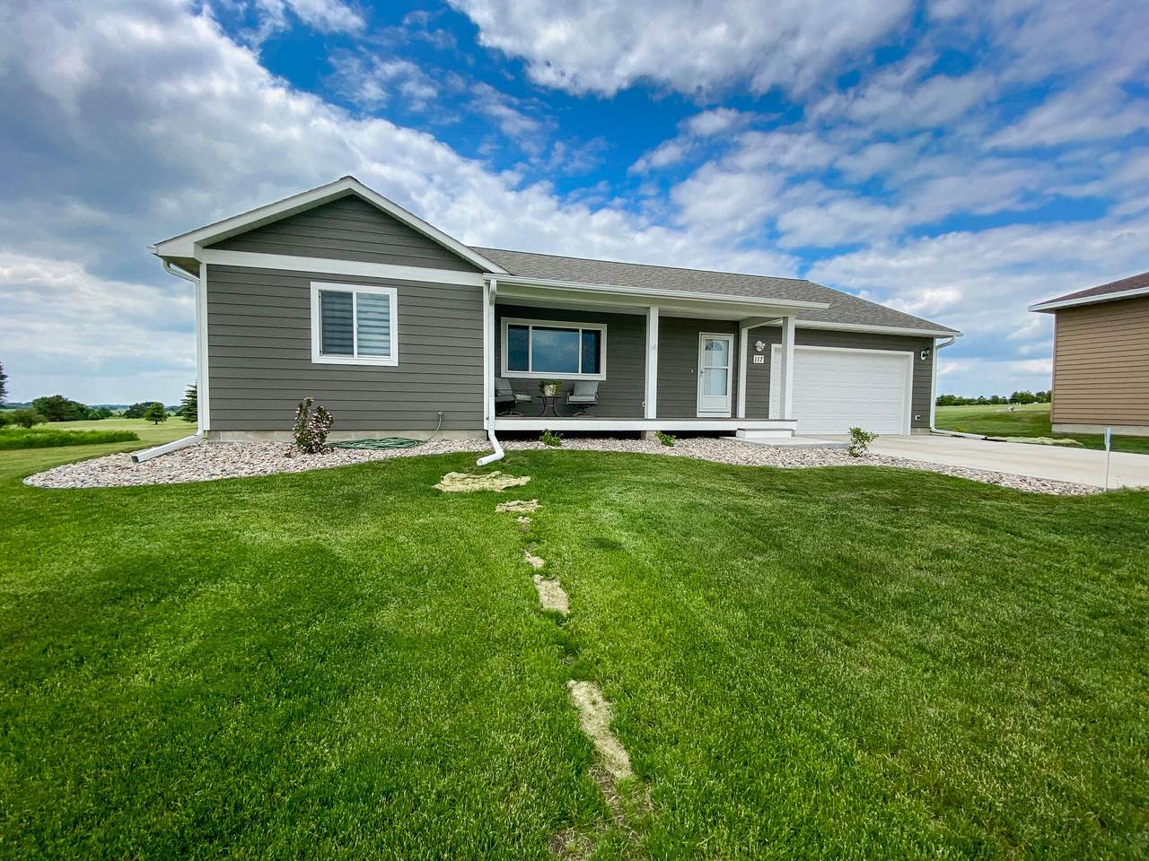117 Golfview Drive - Photo 1