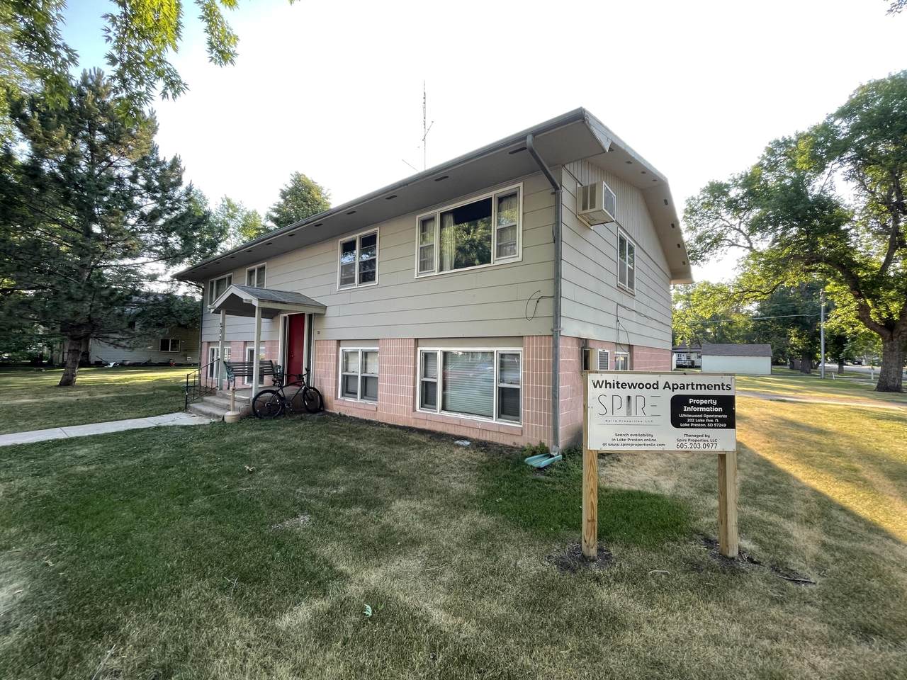 202 Lake Ave - Photo 1