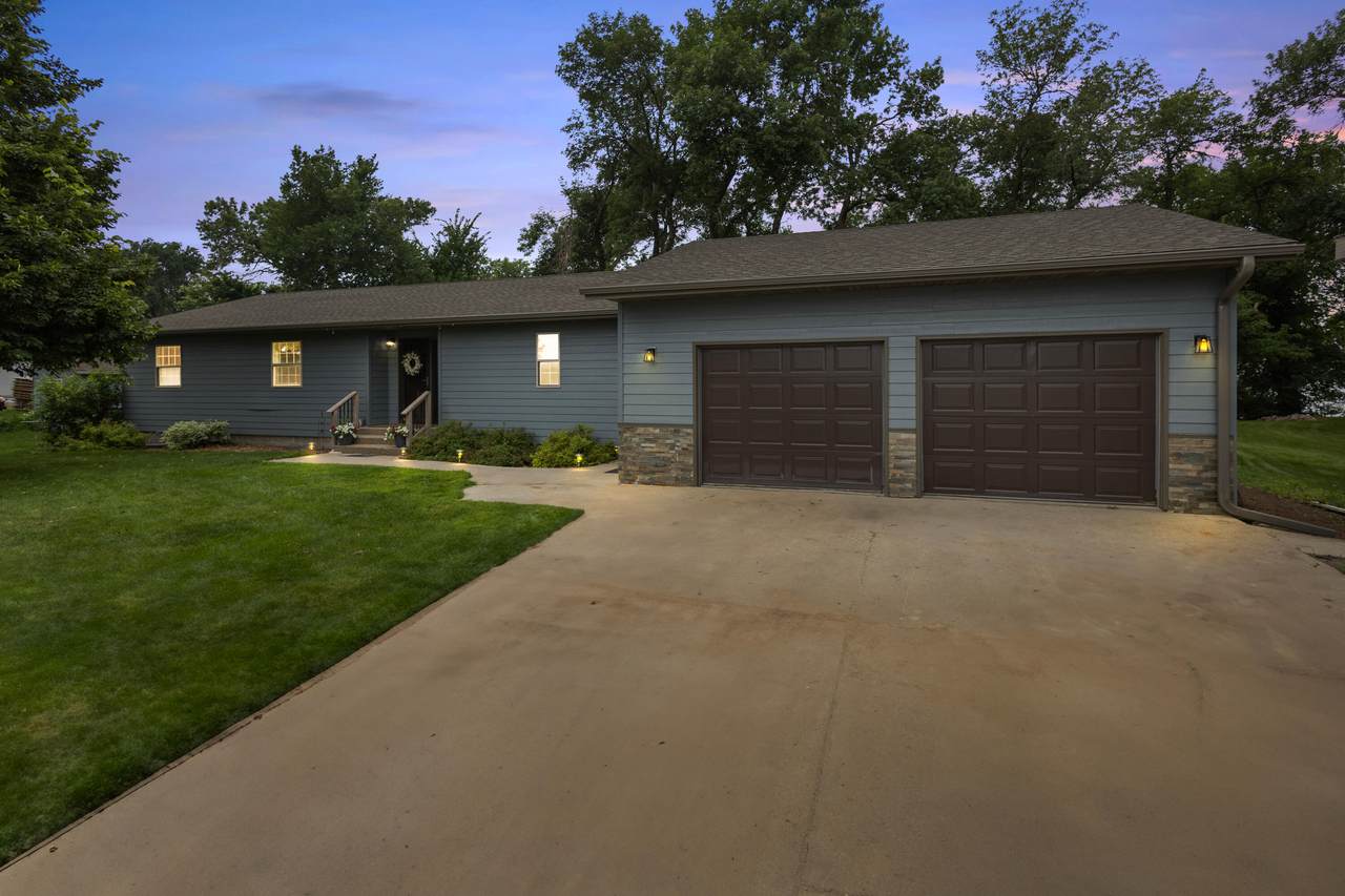 8760 Westview Road - Photo 1