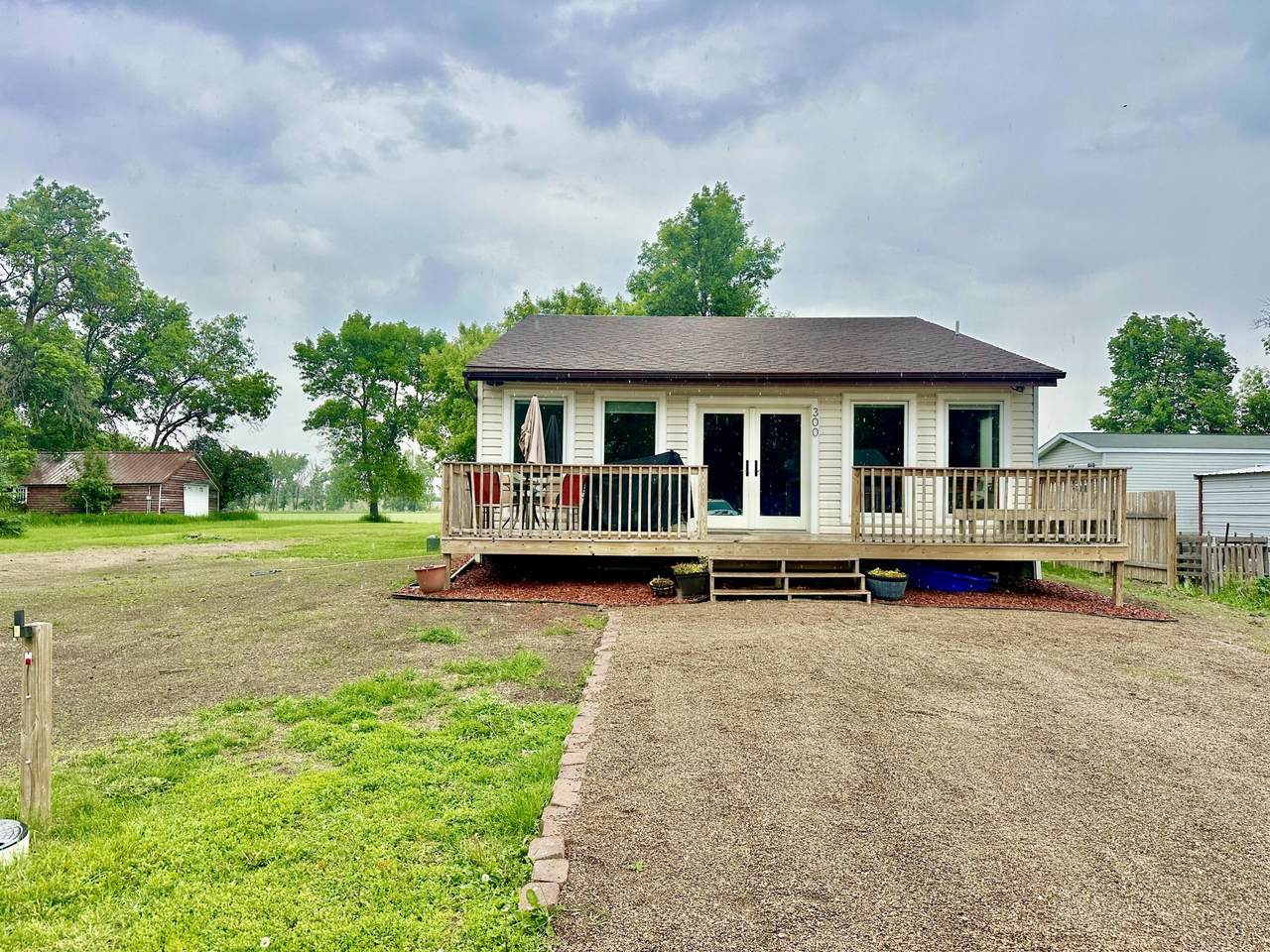 300 North Street - Photo 1