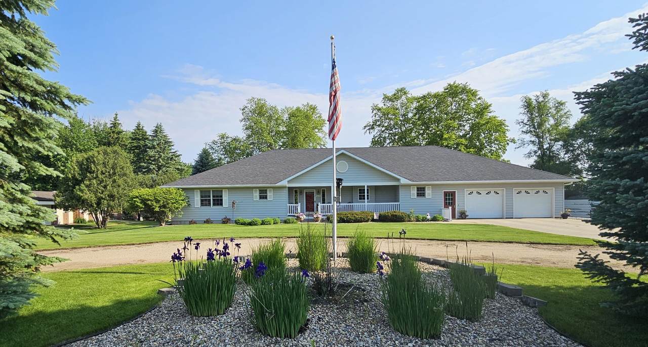 202 Front Street - Photo 1