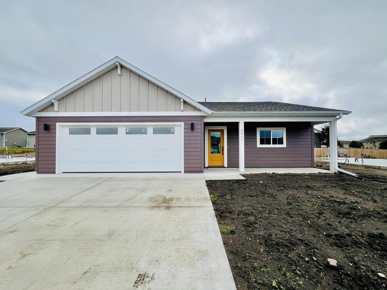 2411 Oak Branch Avenue - Photo 1