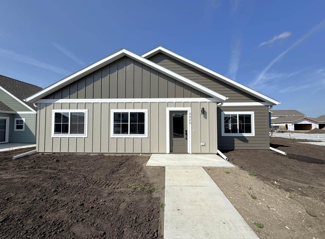 2420 Oak Branch Avenue - Photo 1