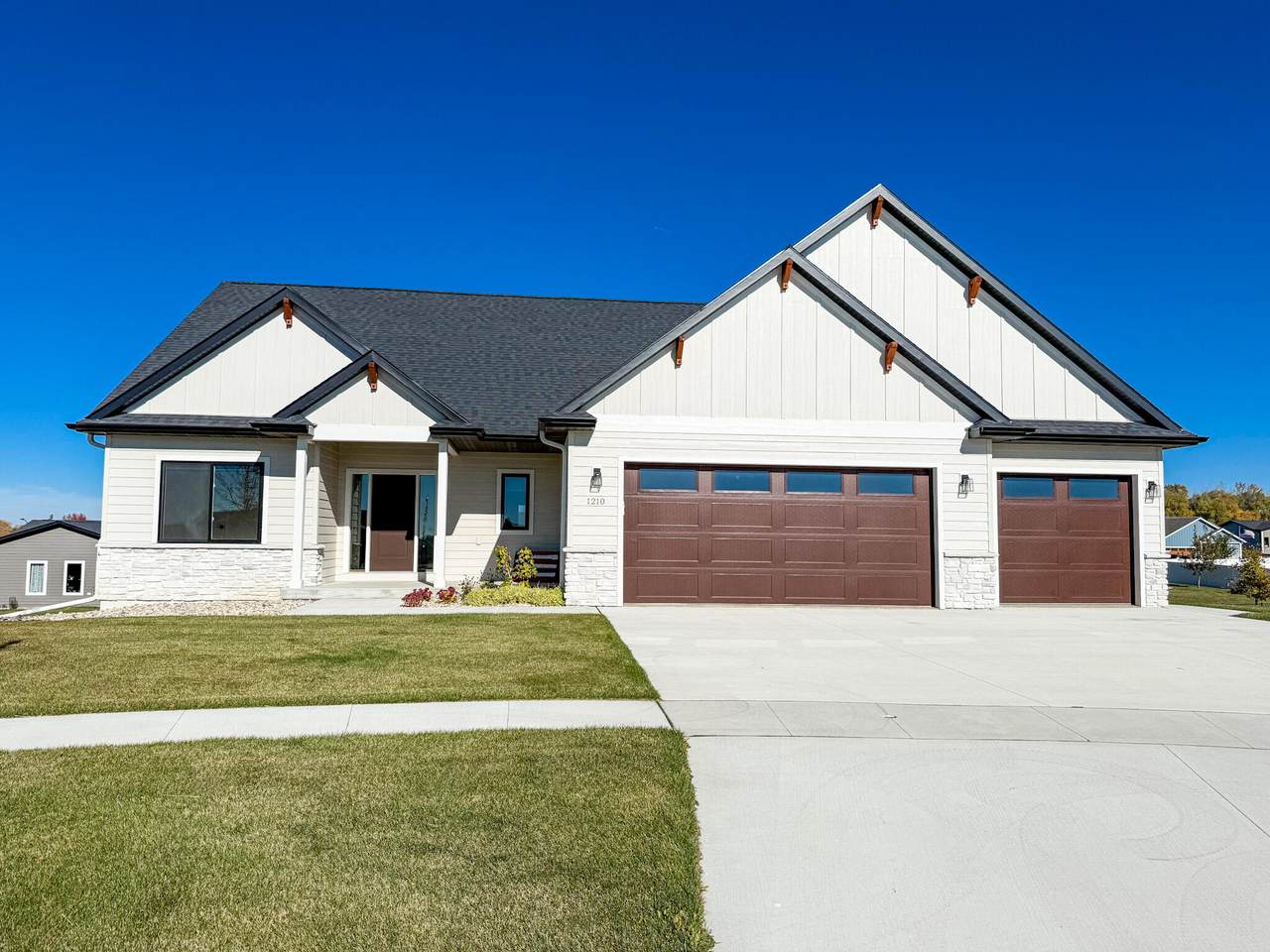 1210 Pueblo Circle - Photo 1